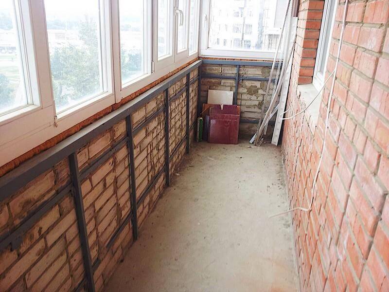 Особенности ремонта балконов под ключ с расширением